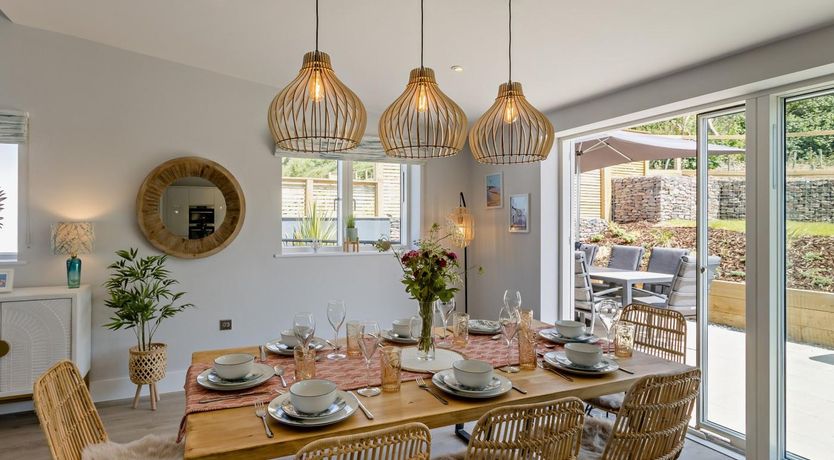 Photo of 4 Bed in Appledore