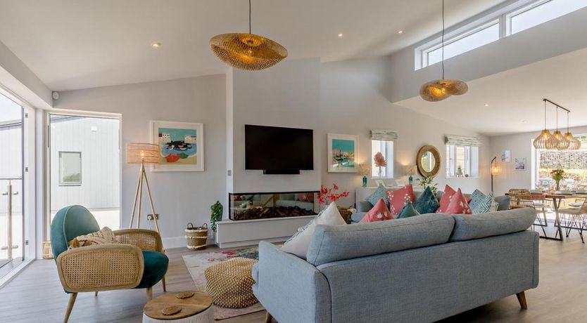 Photo of 4 Bed in Appledore