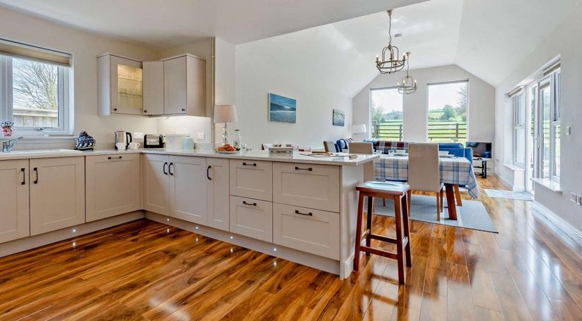 Photo of 3 Bed in St. Florence