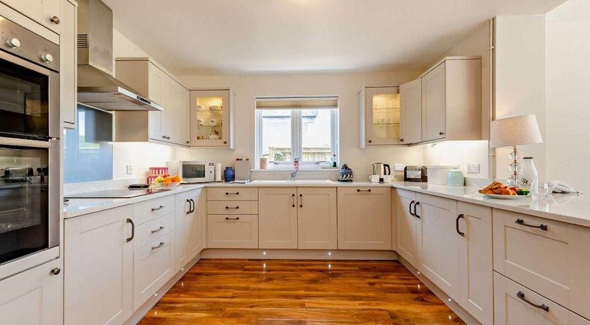 Photo of 3 Bed in St. Florence