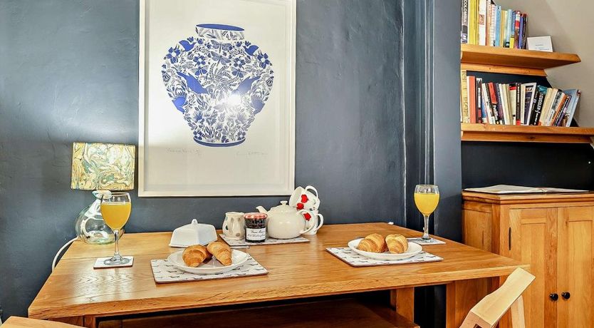 Photo of 2 Bed in Hook Norton