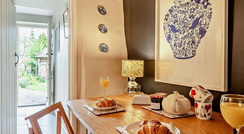 Photo of 2 Bed in Hook Norton