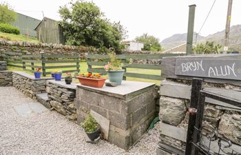 Bryn Alun Holiday Cottage