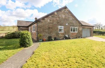 Hawksbridge Bungalow Holiday Cottage