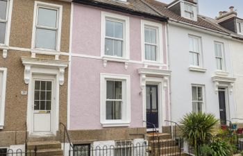 The Lookout Holiday Cottage