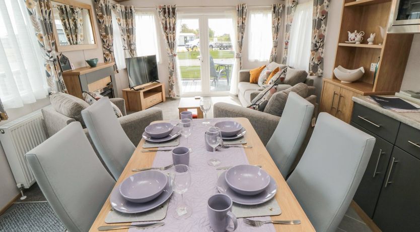 Photo of Lodge 7 - Seabreeze Retreat