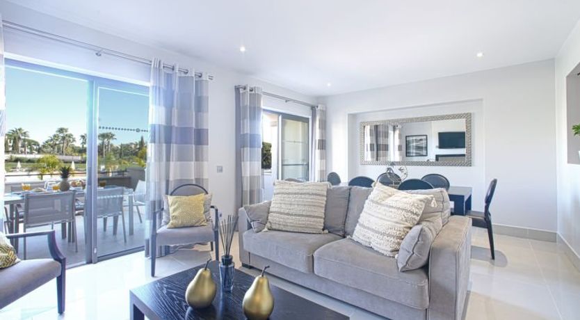 Photo of Pine Hills Esmeralda