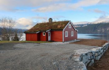 Krampehaugen Holiday Home