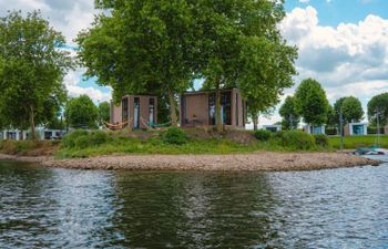 Tiny River House Holiday Home