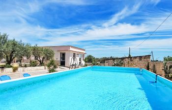 Brunella Holiday Home