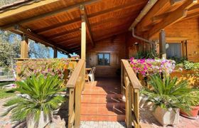 Del Colle Holiday Home