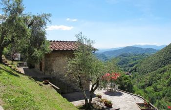 Castagneto Holiday Home