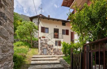 Dascio Holiday Home