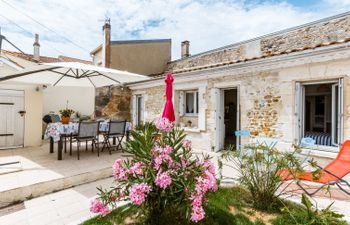 Les Rosiers Holiday Home