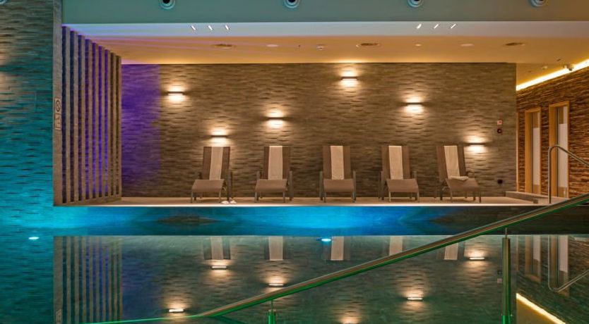 Photo of Peaks Place Apartment-Hotel & Spa Apartment 7