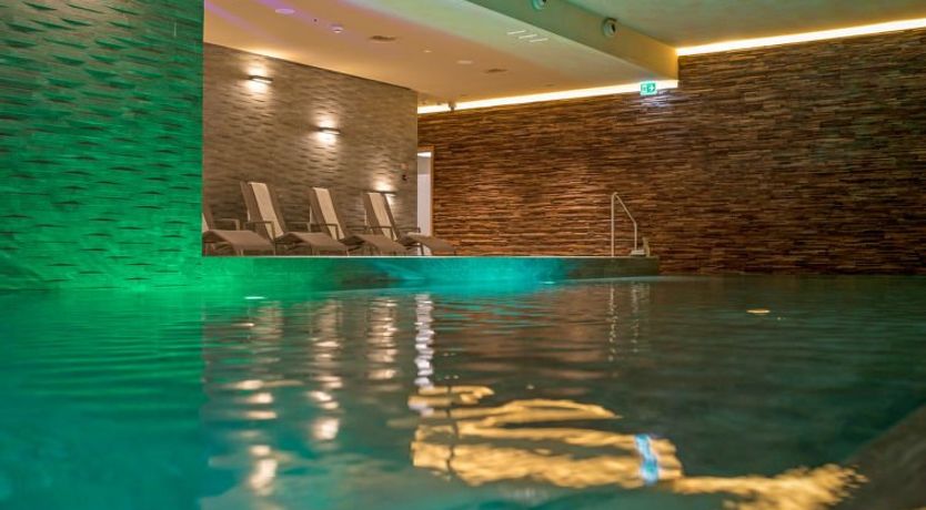 Photo of Peaks Place Apartment-Hotel & Spa Apartment 3