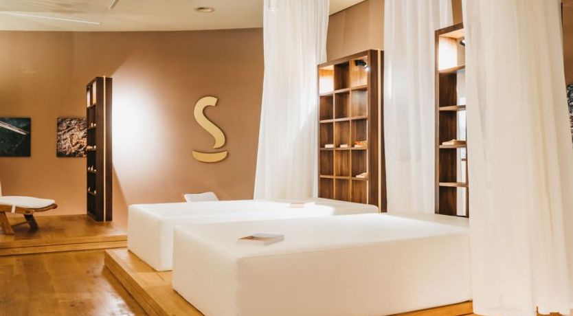 Photo of Peaks Place Apartment-Hotel & Spa