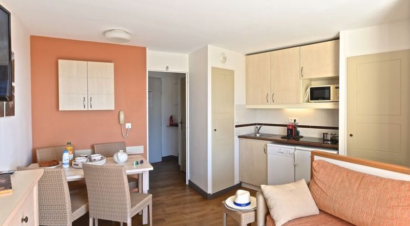 Photo of L'Esquinade (FH205)