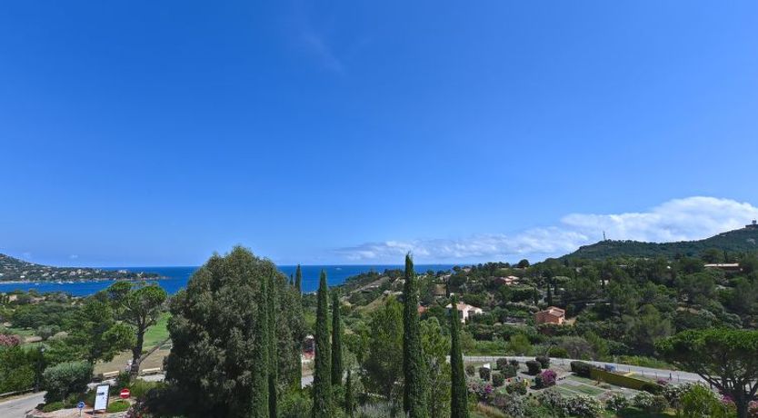 Photo of L'Esquinade (FH205)