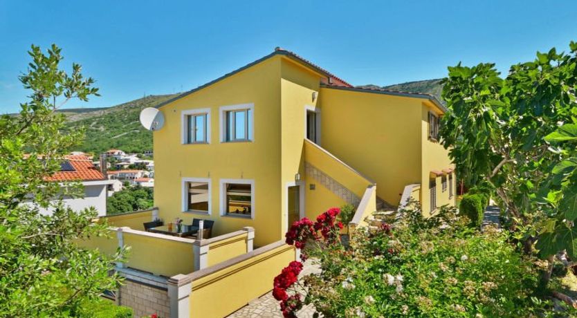 Photo of Mi&scaron;kulin Apartment 4