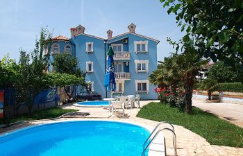 Hilde Blue Apartment 7 Holiday Home