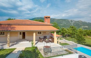 Villa Palachina Antishova Holiday Home