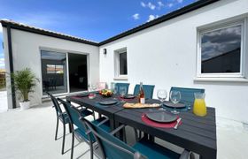 Le Mistral Holiday Home