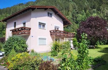 Frieda Holiday Home