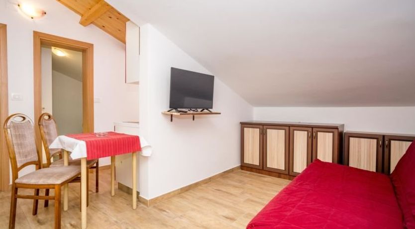 Photo of Hilde Red Apartment 11