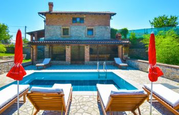 Natura Holiday Home