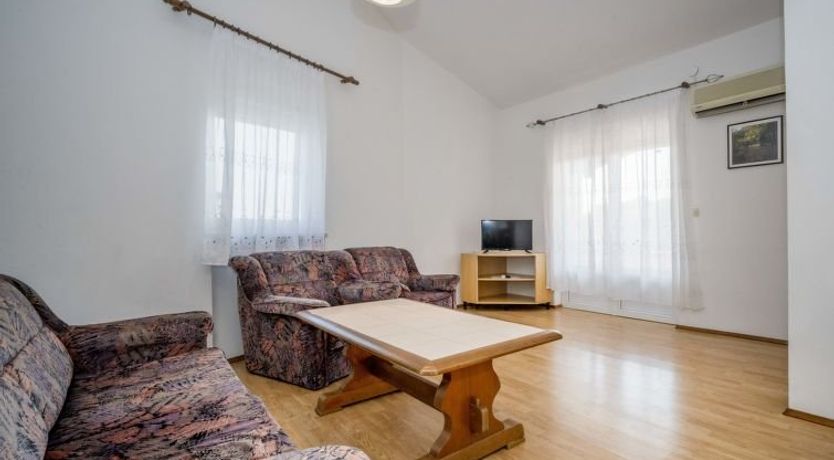 Photo of Hilde Red Apartment 4