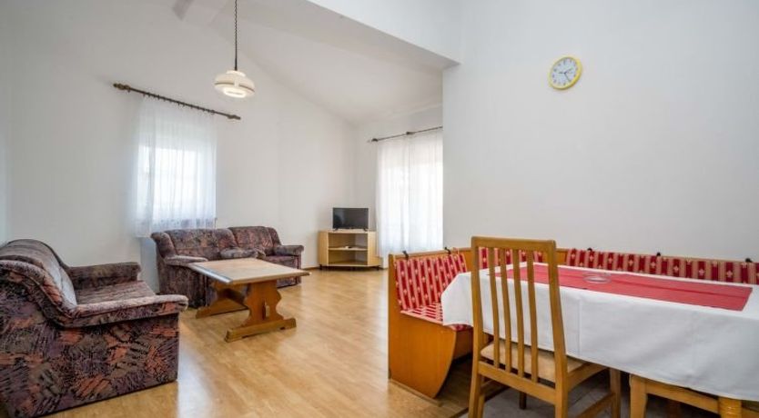 Photo of Hilde Red Apartment 4