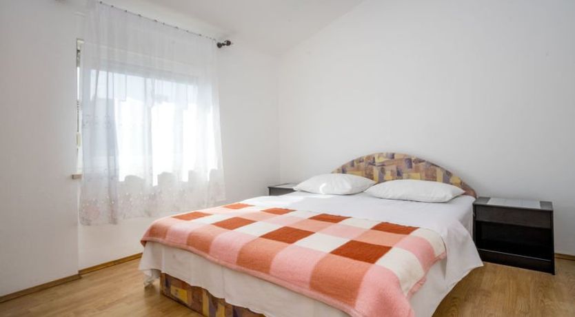 Photo of Hilde Red Apartment 4