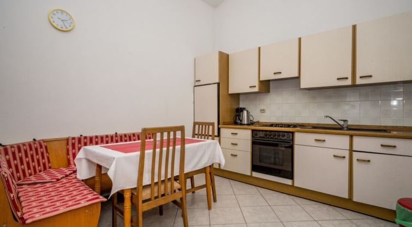 Photo of Hilde Red Apartment 4