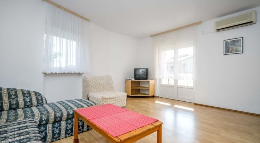 Photo of Hilde Red Apartment 3