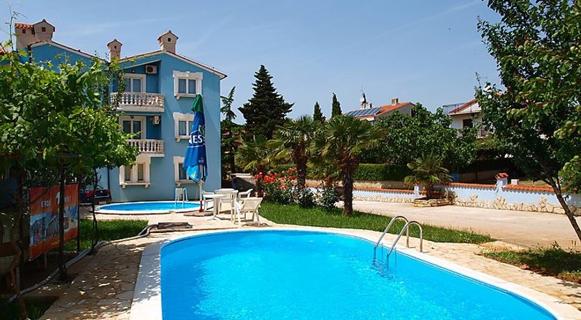 Photo of Hilde Red Apartment 10