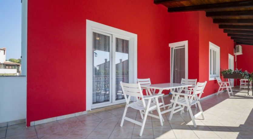 Photo of Hilde Red Apartment 8