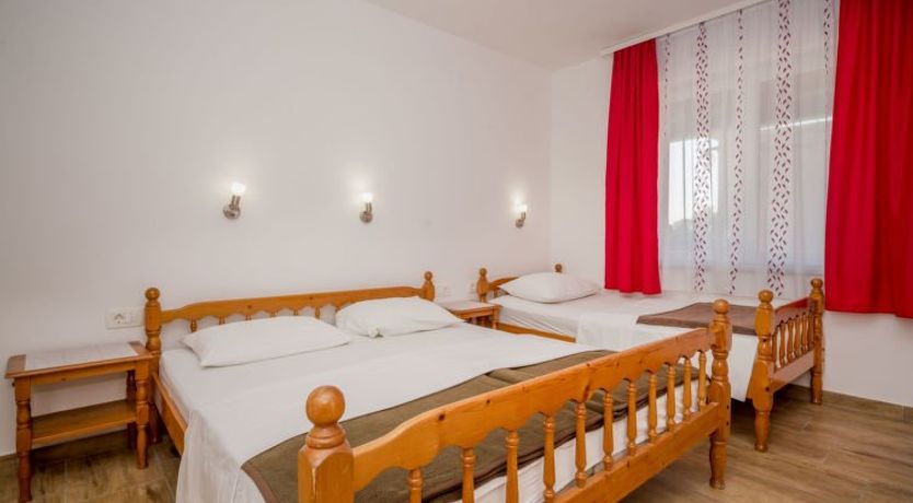 Photo of Hilde Red Apartment 8