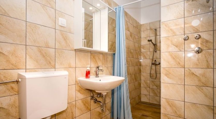 Photo of Hilde Red Apartment 9