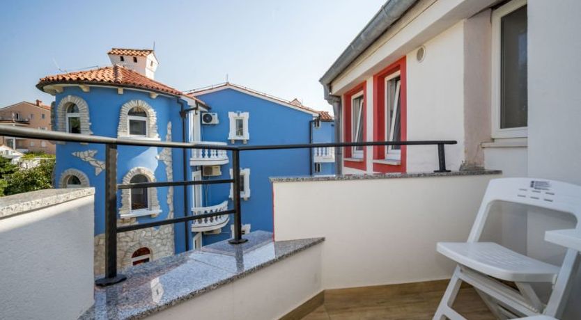 Photo of Hilde Red Apartment 9