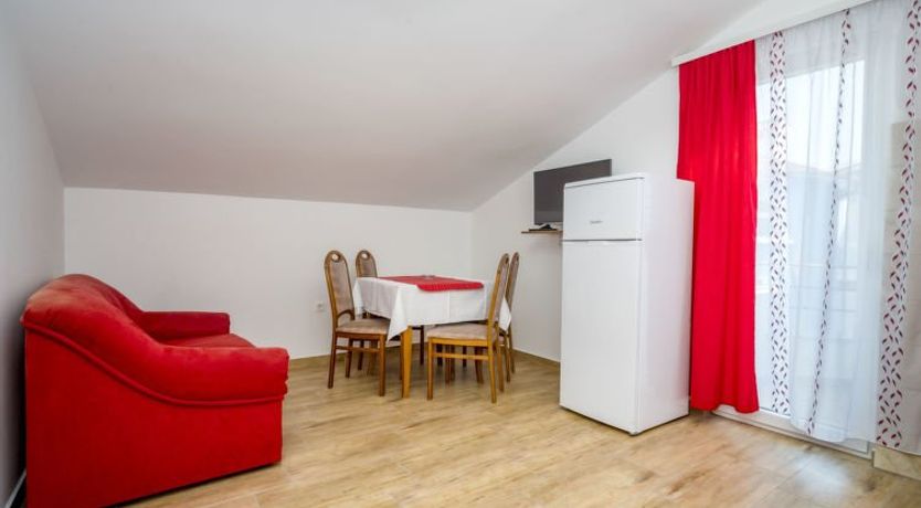 Photo of Hilde Red Apartment 9