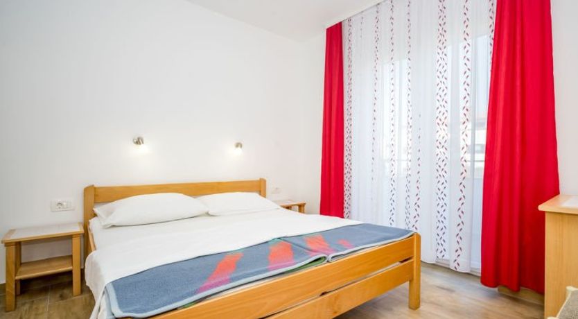 Photo of Hilde Red Apartment 6