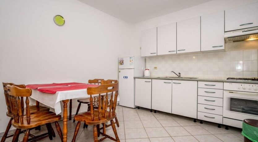 Photo of Hilde Red Apartment 2