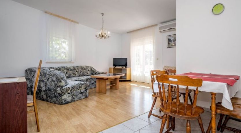 Photo of Hilde Red Apartment 2