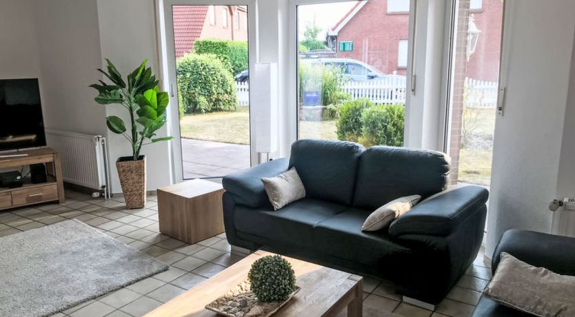 Photo of Christa (HOK110)