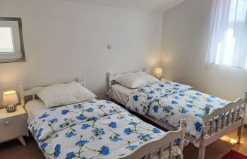 Ana Apartment 2 Holiday Home
