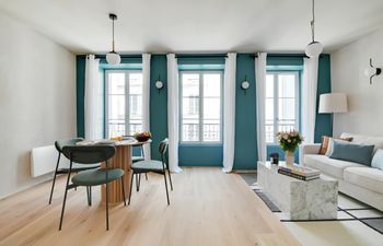 Parisian Flow Holiday Home