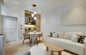 Parisian Haussmann Holiday Home