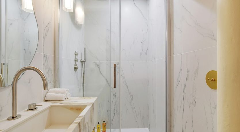 Photo of The Louvre's Muse