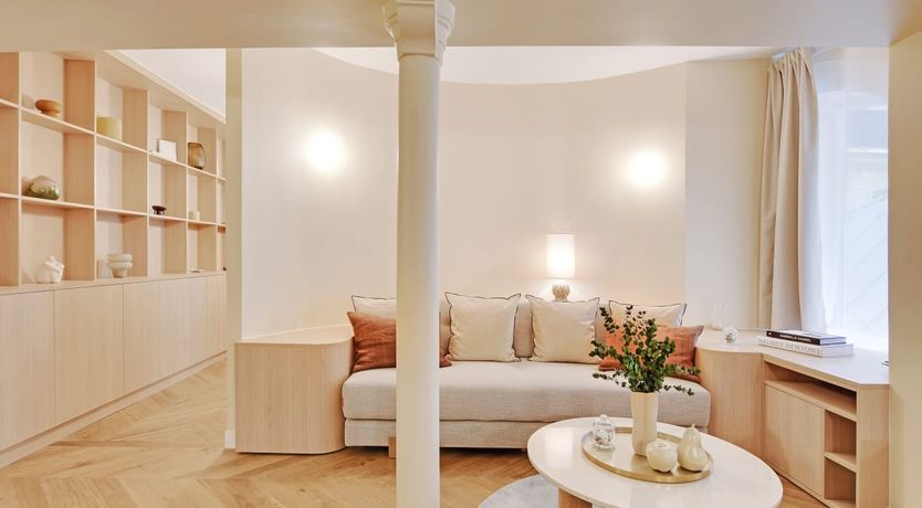 Photo of The Louvre's Muse